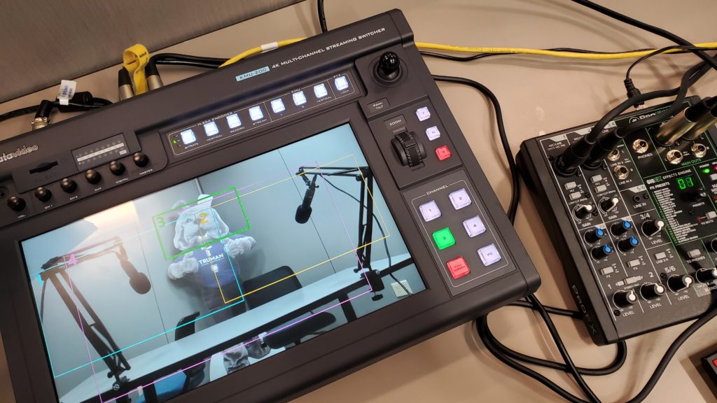 data-video monitor and sound mixer